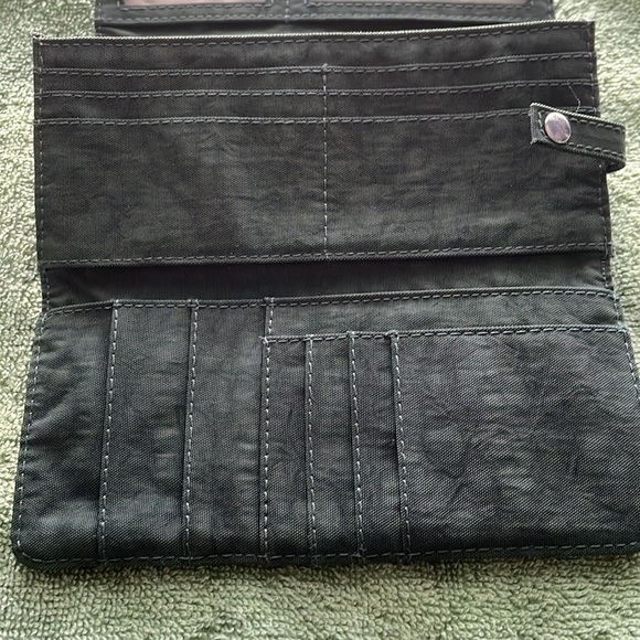 Kipling Dark Green Wallet EUC - Picture 5 of 6